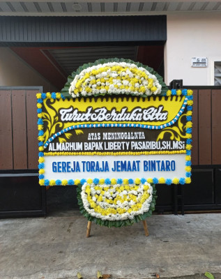 Papan Bunga Duka di Pejanggik
